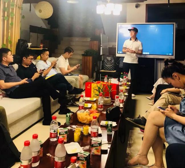 觸電會會員線下深度交流，探討微商快速引流與轉化方法